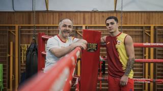 Rafa Lozano y Rafa Lozano Jr. posan ante la cámara de EL ESPAÑOL