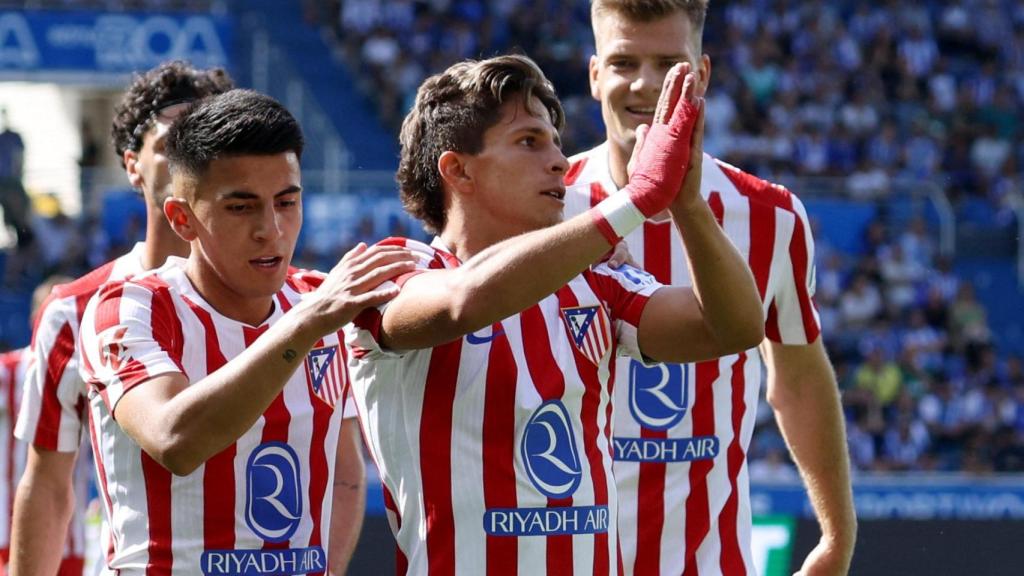Giuliano Simeone celebra el gol marcado ante el Alavés.