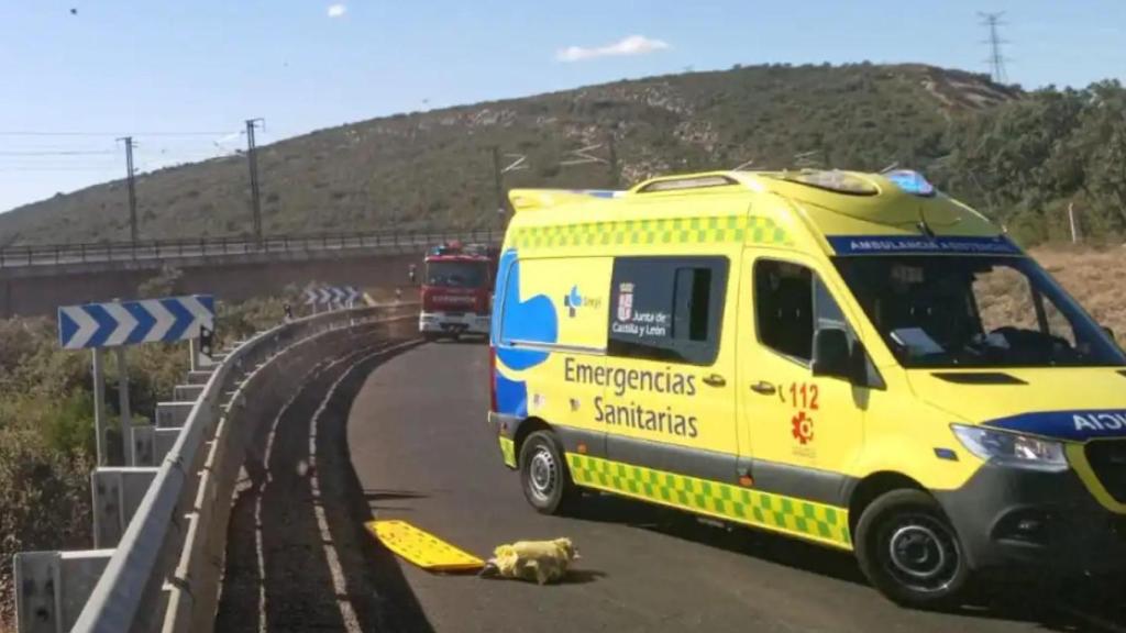 Vecinos de La Colilla logran sacar de un coche accidentado a un conductor que dio varias vueltas de campana