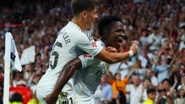 Vinicius celebra junto a Arda Güler su gol al Mallorca