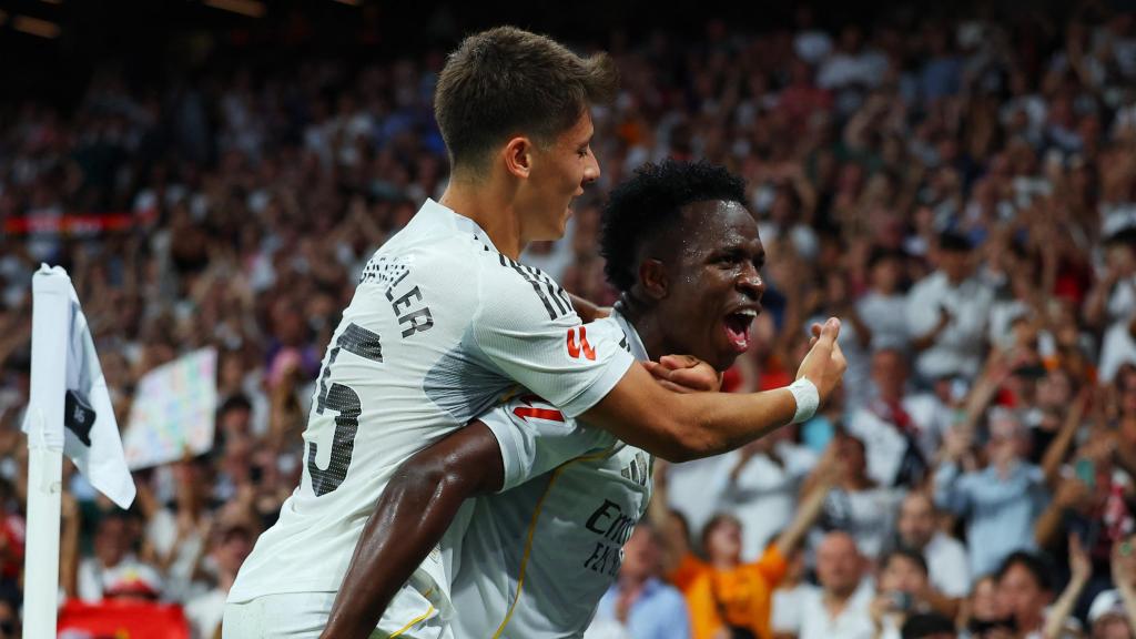 Vinicius celebra junto a Arda Güler su gol al Mallorca