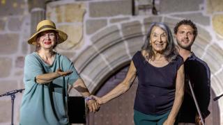 Noche mágica de teatro y diversión en La Puebla de Montalbán (Toledo), que rindió homenaje a Petra Martínez