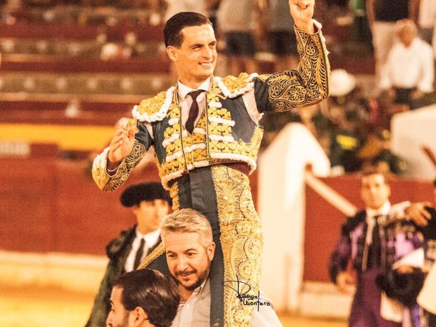 David Galván salió a hombros.