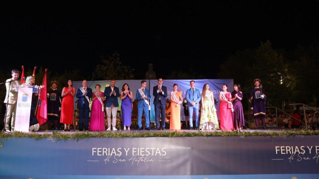 Guzmán Gómez junto a los Guardeses 2025 de Medina del Campo