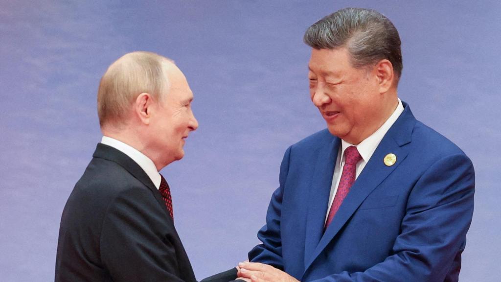 Xi Xinping recibe a Putin en la cumbre de la OCS.