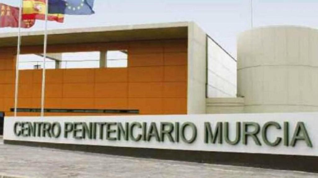 El Centro Penitenciario Murcia II, ubicado en Campos del Río, donde el recluso que mató a otro le ha prendido fuego a su colchón.