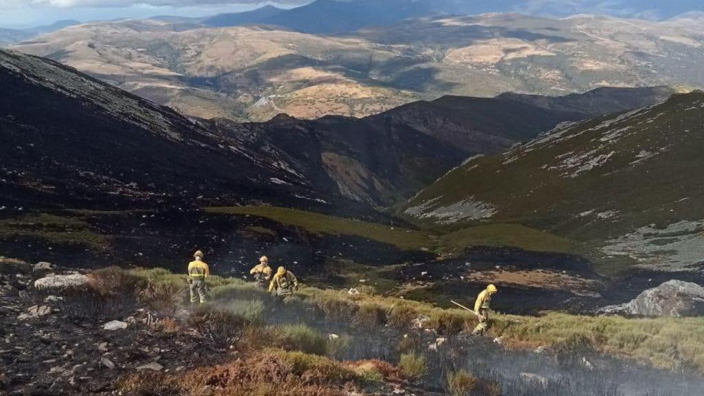El incendio de Porto-La Baña baja, por fin, a nivel 0 tras arrasar 20.000 hectáreas