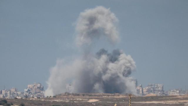 Imagen de un bombardeo israelí de este domingo en el norte de la Franja de Gaza.