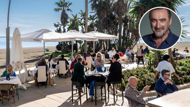 La terraza del restaurante con vistas al mar.