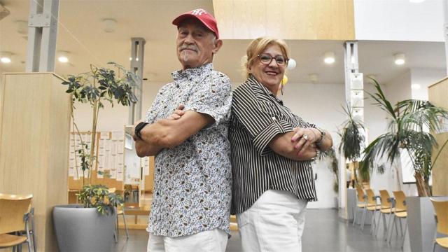 Gabriel y Dolores, miembros de la nueva Peña Con Solera de Valladolid, atienden a EL ESPAÑOL de Castilla y León