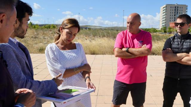La alcaldesa de Zaragoza ha visitado este lunes la zona.