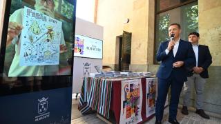 Reparto del programa de la Feria de Albacete 2025. Foto: Ayuntamiento.