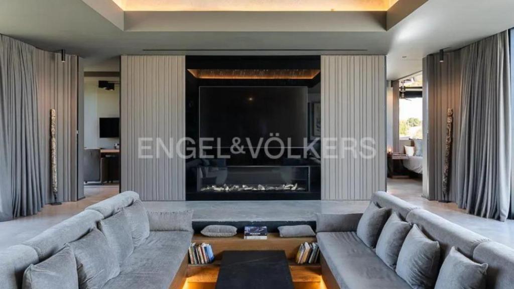 Salón de la villa a la venta en Valencia. Engels & Völkers
