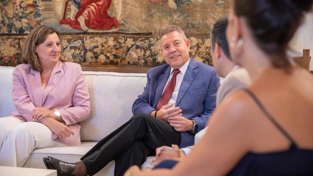 Patricia Franco y Emiliano García-Page durante la reunión con los responsables de CCOO.