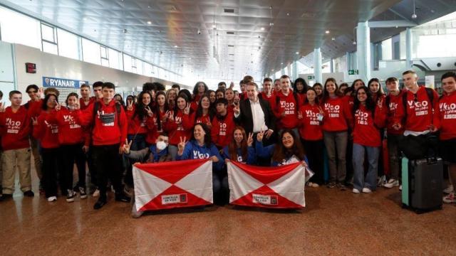 Abel Caballero con los alumnos del programa Vigo en Inglés.