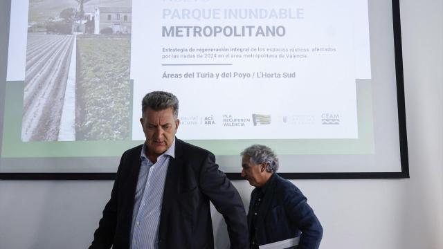 Vicente Martínez Mus, este lunes, durante la presentación del proyecto a los alcaldes. Rober Solsona / EP