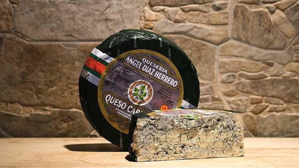 Queso Cabrales de la quesería Ángel Díaz Herrero en La esquina de Gijón.