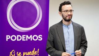 El coordinador de Podemos en Castilla y León, Miguel Ángel Llamas, durante la rueda de prensa de este martes