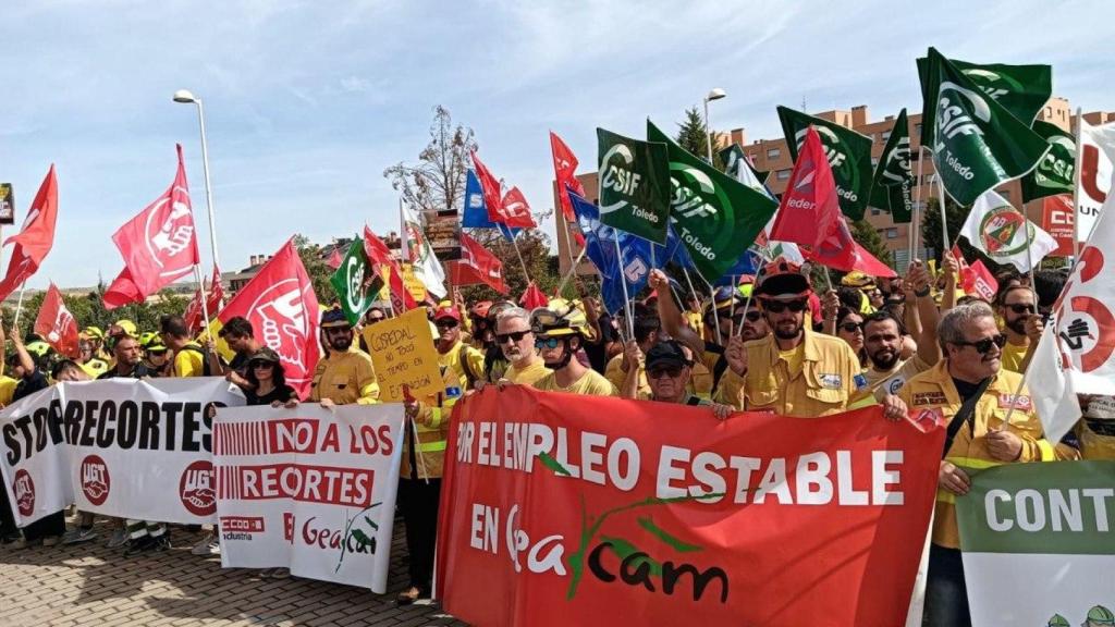 Bomberos de Geacam protestando