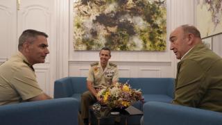 El presidente de la Diputación de Segovia, Miguel Ángel de Vicente, se reúne con los coroneles salientes y entrantes de la Academia de Artillería