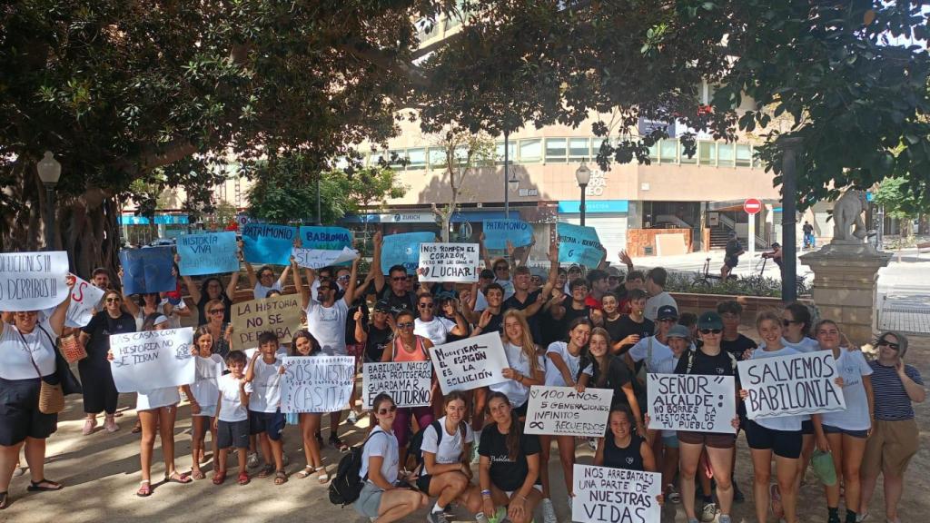 La 'Marcha de la arena' de los vecinos de Guardamar durante el pasado fin de semana.