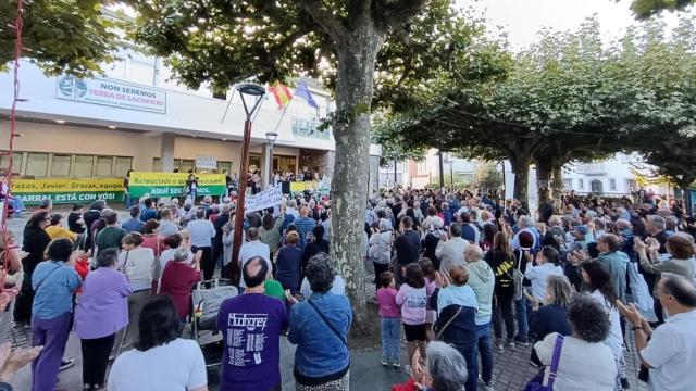 Concentración contra la moción de censura de Carral.