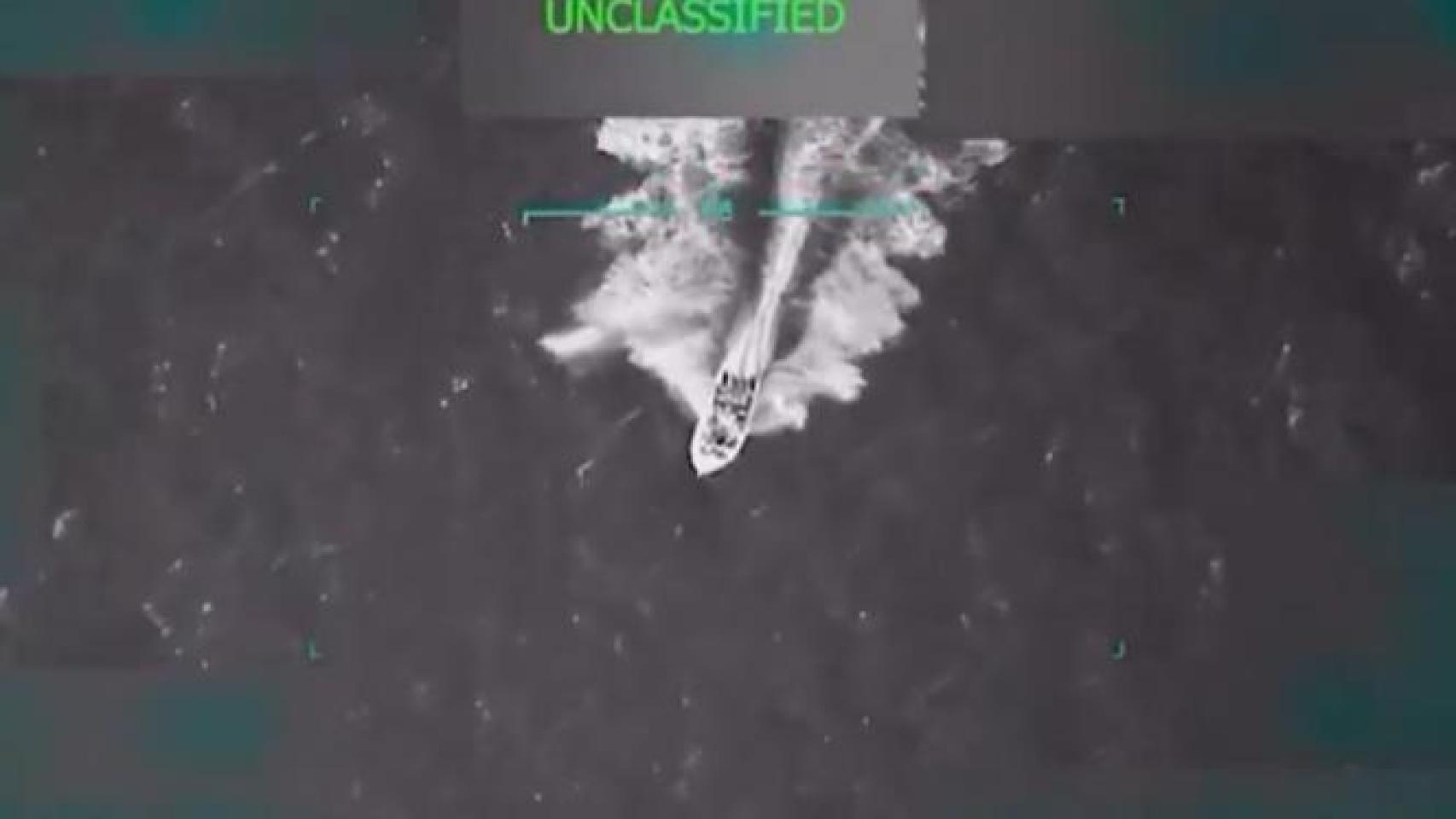 El Pentágono usó un avión con apariencia civil en el primer ataque contra una embarcación en el Caribe, según el NYT