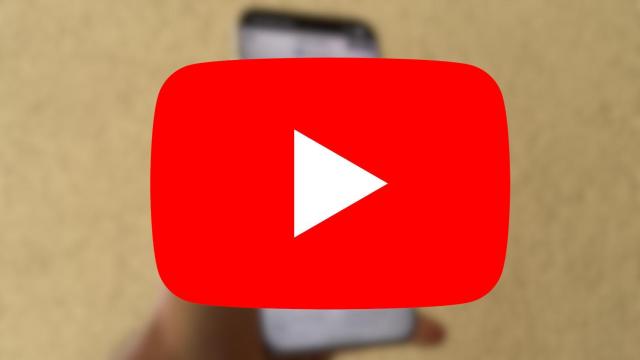 Icono de YouTube sobre un smartphone