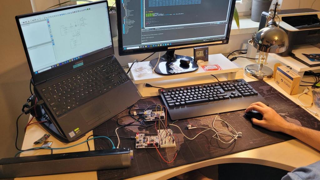 Programación y prueba de microcontroladores de Silent Box.