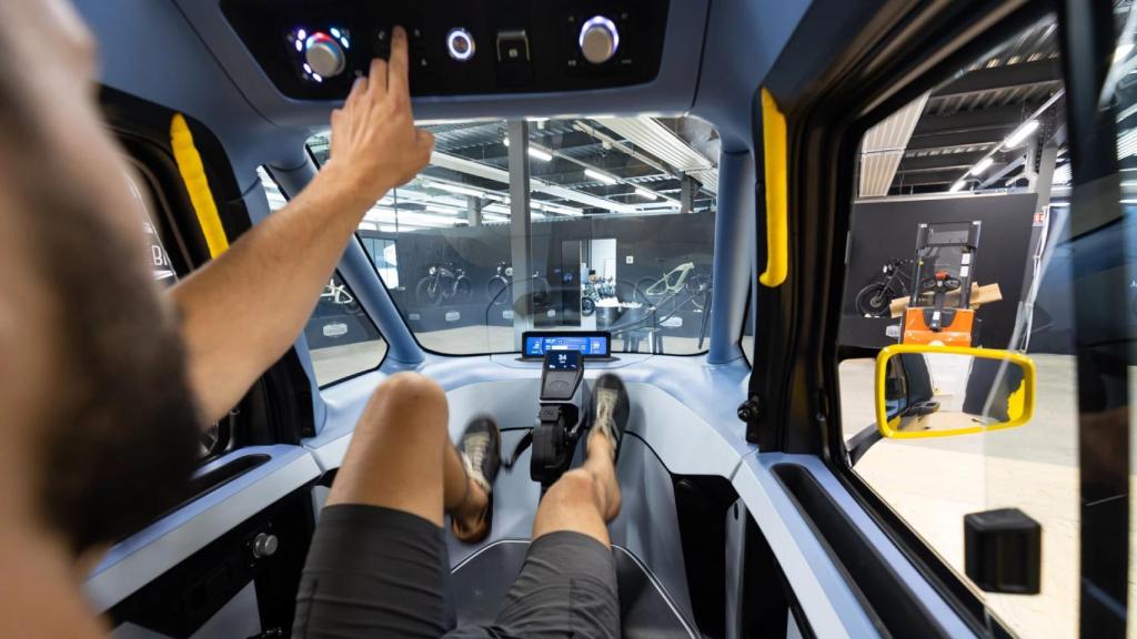 El interior y los pedales de Vigoz, el coche de tres ruedas de Cixi.