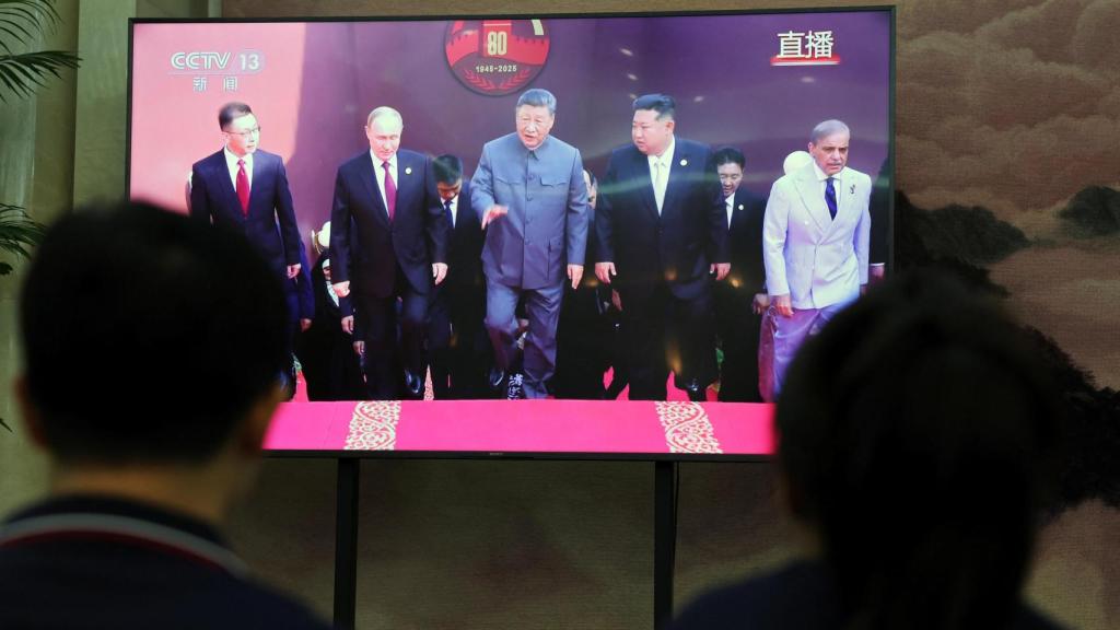 Xi Jinping junto a Vladímir Putin y Kim Jong-un antes de iniciarse el desfile militar por el 80 aniversario del fin de la II Guerra Mundial en Pekín.
