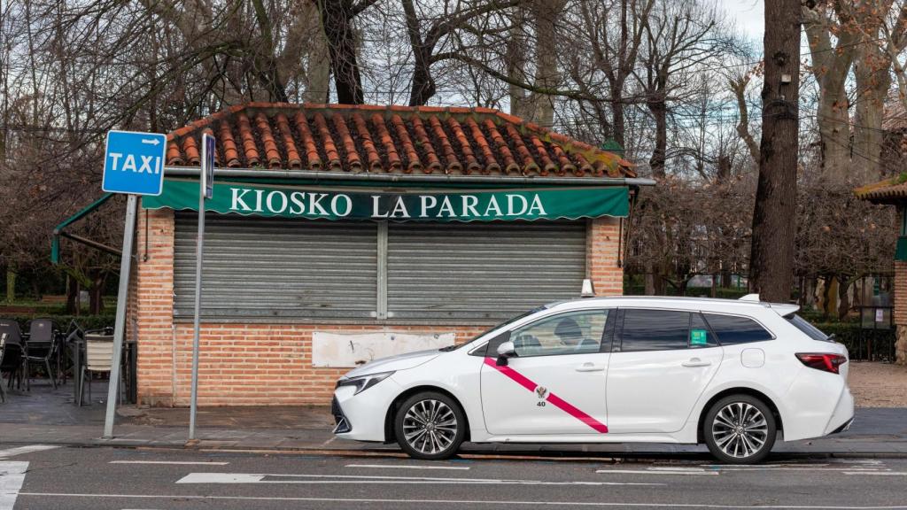 Imagen de archivo de un taxi en la parada del paseo de la Vega, en Toledo.