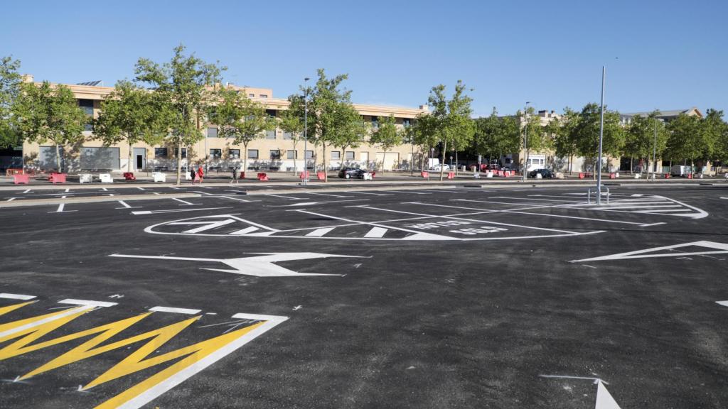 El alcalde de Salamanca, Carlos García Carbayo, y el consejero de Presidencia de la Junta de Castilla y León, Luis Miguel González Gago, visitan el nuevo aparcamiento gratuito en superficie