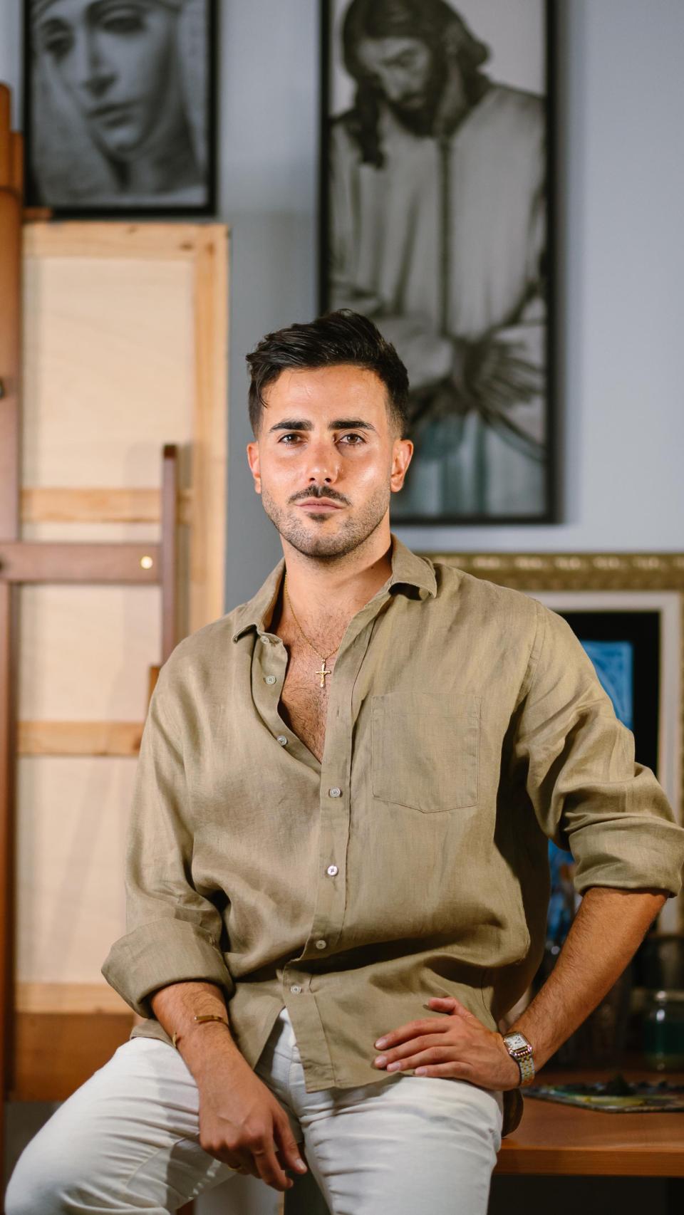 El pintor sevillano Alberto Rubio, en su estudio.