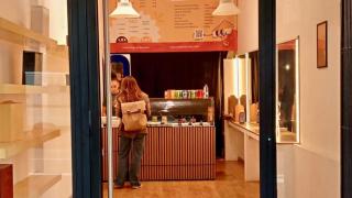 Abre en el centro de Valencia el local que triunfa en Madrid.