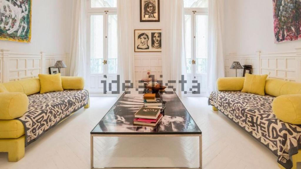 Otro de los salones del piso de Nacho Duato en Madrid.