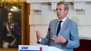 El presidente de la Xunta de Galicia, Alfonso Rueda, interviene durante el encuentro 'De la Idea a la Acción: Los 30 años del Comité de las Regiones y la Evolución de la Política de Cohesión', en el Palacio de la Magdalena, a 3 de septiembre de 2025, en Santander.