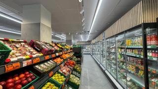 Interior de la nueva tienda de Dia en Burgos