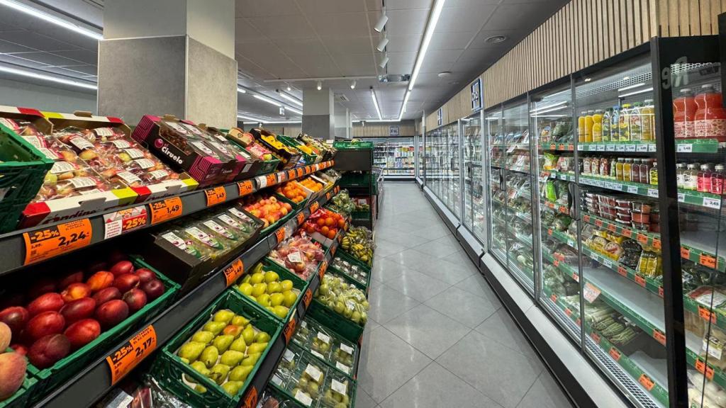 Interior de la nueva tienda de Dia en Burgos