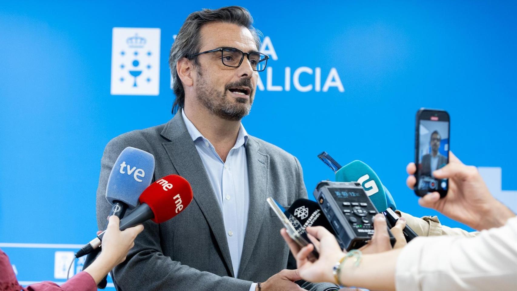 El conselleiro de Presidencia, Diego Calvo, en declaraciones a los medios.