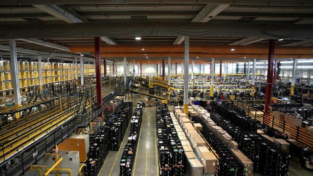 Almacén de productos de Amazon.