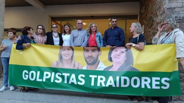 Acto en apoyo al alcalde de Carral Javier Gestal ante la moción de censura celebrado el pasado martes.