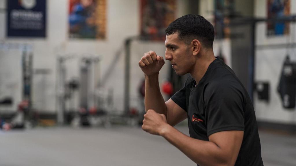 Ayoub Ghadfa haciendo trabajo de sombra