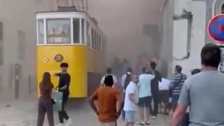 Imágenes del accidente del funicular Gloria de Lisboa.