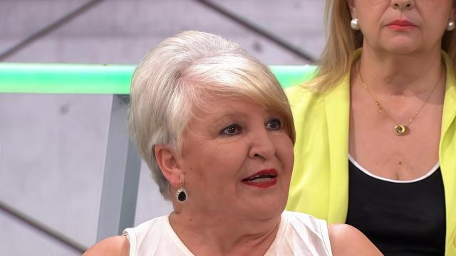 Siciliana Elbar, jubilada, expone su situación de precariedad en la televisión.