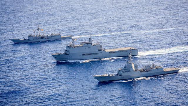 Despliegue de la formación del Dédalo 25 en aguas del Atlántico