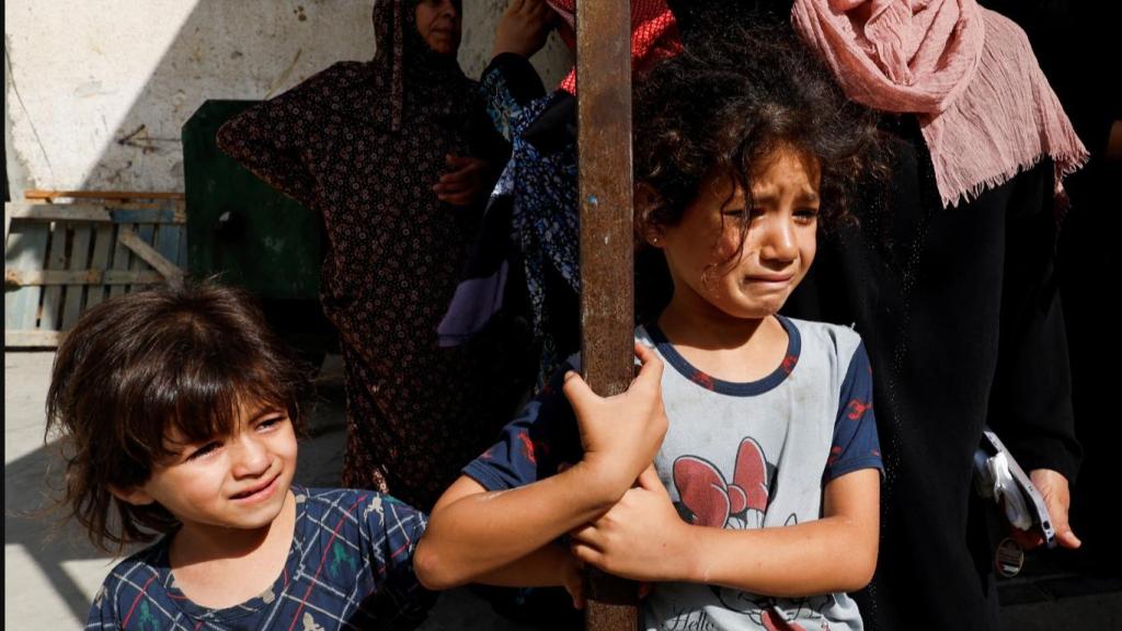 Niños palestinos reaccionan ante la intensificación de la crisis de salud mental de la infancia en Gaza.