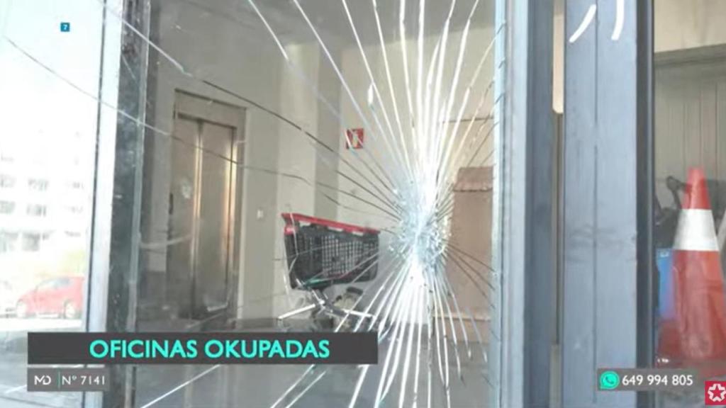 El edificio está destrozado.