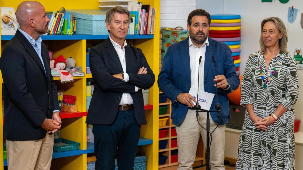 Paco Núñez atiende a los medios en Guadalajara