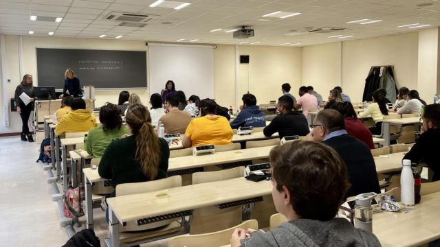 Aspirantes al MIR durante el examen. Imagen de archivo.